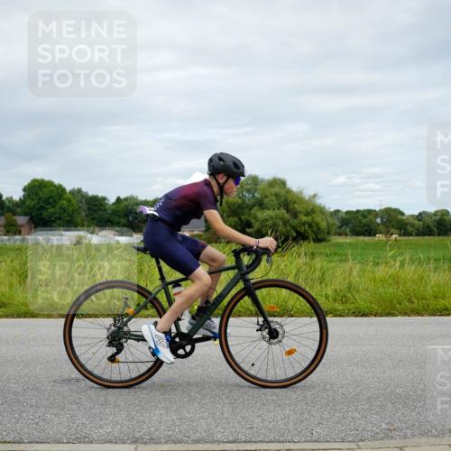 31.08.2025 - Elbe Triathlon Hamburg Michael Burmester http://msf.ph/oto/8693705 31.08.2025 12:33:29 Radfahren 1644, 1651 meine-sportfotos.de