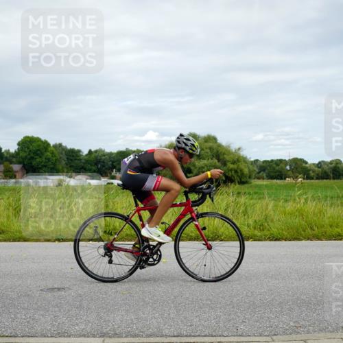 31.08.2025 - Elbe Triathlon Hamburg Michael Burmester http://msf.ph/oto/8693707 31.08.2025 12:33:32 Radfahren 1634, 1644, 1651 meine-sportfotos.de