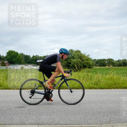 31.08.2025 - Elbe Triathlon Hamburg Michael Burmester http://msf.ph/oto/8693709 31.08.2025 12:33:38 Radfahren 1634 meine-sportfotos.de