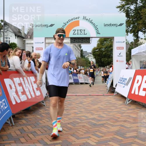 31.08.2025 - 21. Blankeneser Heldenlauf Strokosch-Dieckow http://msf.ph/oto/8693715 31.08.2025 12:36:15 Ziel 5405, 5159, 5158, 5318, 5147, 4383, 4091 meine-sportfotos.de