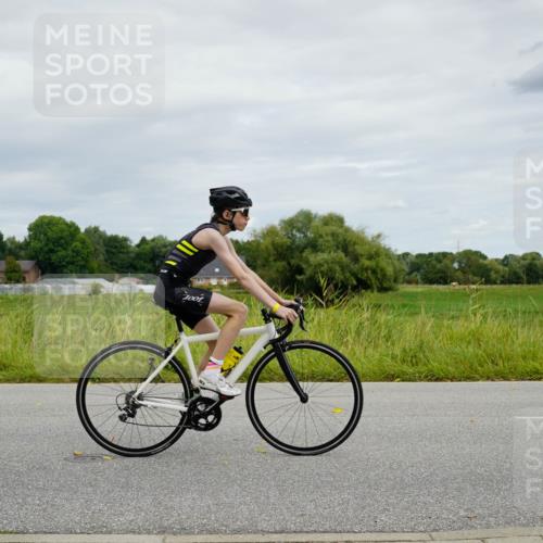 31.08.2025 - Elbe Triathlon Hamburg Michael Burmester http://msf.ph/oto/8693729 31.08.2025 12:38:24 Radfahren 1642 meine-sportfotos.de