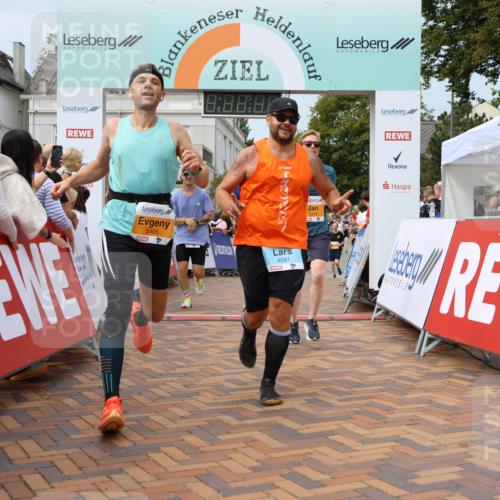 31.08.2025 - 21. Blankeneser Heldenlauf Strokosch-Dieckow http://msf.ph/oto/8693746 31.08.2025 12:36:12 Ziel 5405, 5159, 5158, 5318, 4383, 4091 meine-sportfotos.de