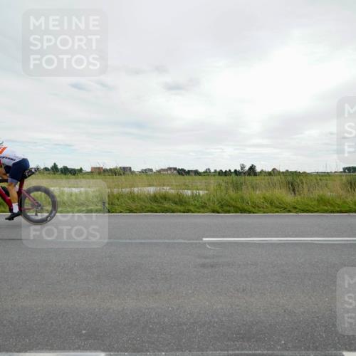31.08.2025 - Elbe Triathlon Hamburg Michael Burmester http://msf.ph/oto/8693753 31.08.2025 13:55:13 Radfahren  meine-sportfotos.de