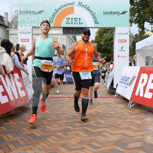 31.08.2025 - 21. Blankeneser Heldenlauf Strokosch-Dieckow http://msf.ph/oto/8693754 31.08.2025 12:36:12 Ziel 5405, 5159, 5158, 5318, 4383, 4091 meine-sportfotos.de