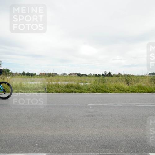 31.08.2025 - Elbe Triathlon Hamburg Michael Burmester http://msf.ph/oto/8693765 31.08.2025 14:06:08 Radfahren 148 meine-sportfotos.de