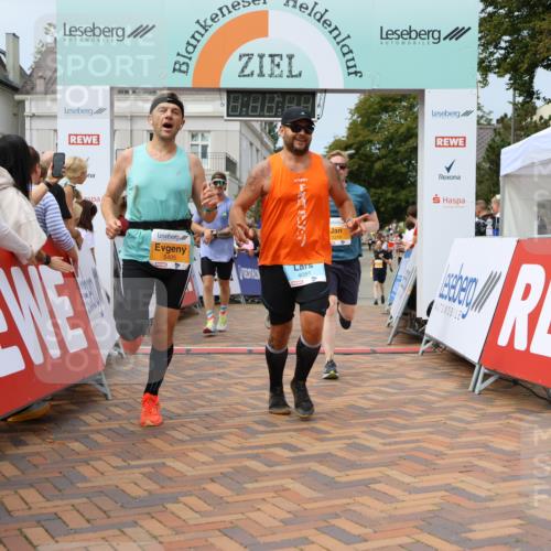 31.08.2025 - 21. Blankeneser Heldenlauf Strokosch-Dieckow http://msf.ph/oto/8693769 31.08.2025 12:36:12 Ziel 5405, 5159, 5158, 5318, 4383, 4091 meine-sportfotos.de