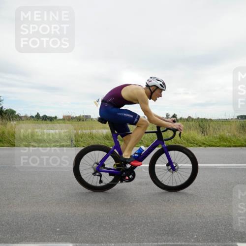 31.08.2025 - Elbe Triathlon Hamburg Michael Burmester http://msf.ph/oto/8693774 31.08.2025 14:07:30 Radfahren  meine-sportfotos.de