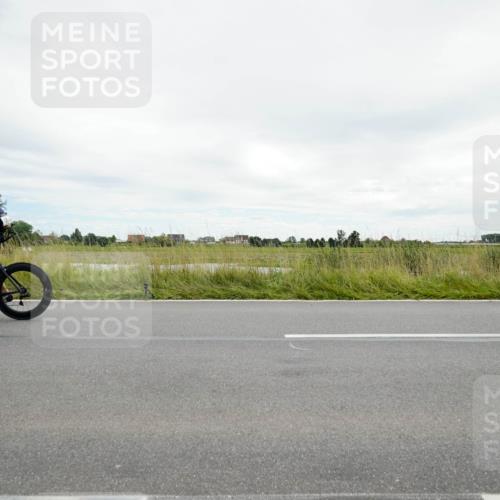 31.08.2025 - Elbe Triathlon Hamburg Michael Burmester http://msf.ph/oto/8693776 31.08.2025 14:07:31 Radfahren  meine-sportfotos.de