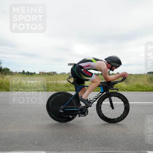 31.08.2025 - Elbe Triathlon Hamburg Michael Burmester http://msf.ph/oto/8693780 31.08.2025 14:07:51 Radfahren 133 meine-sportfotos.de