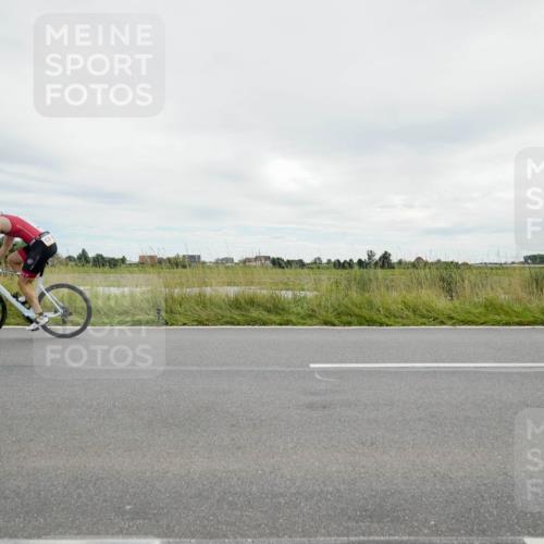 31.08.2025 - Elbe Triathlon Hamburg Michael Burmester http://msf.ph/oto/8693781 31.08.2025 14:07:52 Radfahren 133 meine-sportfotos.de