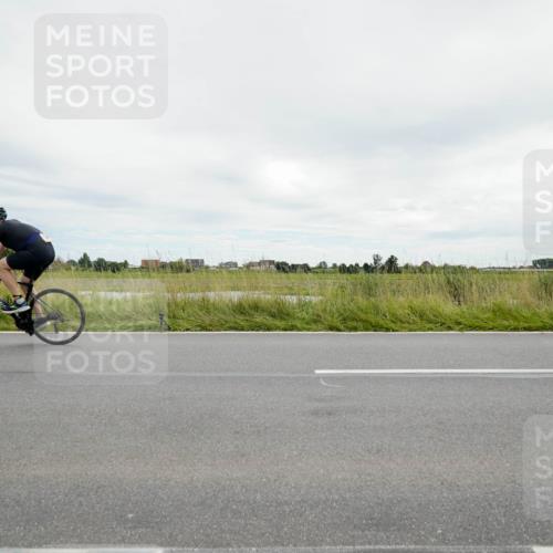 31.08.2025 - Elbe Triathlon Hamburg Michael Burmester http://msf.ph/oto/8693794 31.08.2025 14:08:26 Radfahren  meine-sportfotos.de