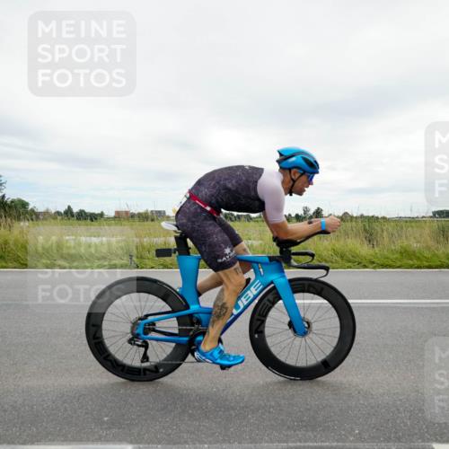 31.08.2025 - Elbe Triathlon Hamburg Michael Burmester http://msf.ph/oto/8693798 31.08.2025 14:08:38 Radfahren 122 meine-sportfotos.de