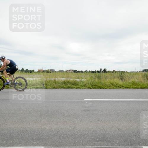 31.08.2025 - Elbe Triathlon Hamburg Michael Burmester http://msf.ph/oto/8693802 31.08.2025 14:08:44 Radfahren  meine-sportfotos.de