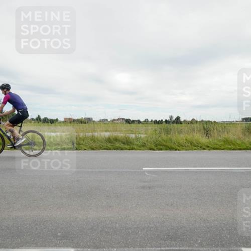 31.08.2025 - Elbe Triathlon Hamburg Michael Burmester http://msf.ph/oto/8693813 31.08.2025 14:09:22 Radfahren  meine-sportfotos.de