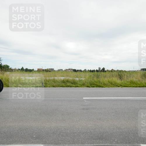 31.08.2025 - Elbe Triathlon Hamburg Michael Burmester http://msf.ph/oto/8693816 31.08.2025 14:09:30 Radfahren  meine-sportfotos.de