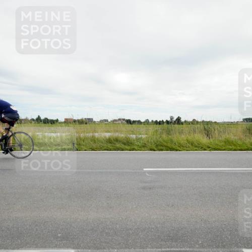31.08.2025 - Elbe Triathlon Hamburg Michael Burmester http://msf.ph/oto/8693817 31.08.2025 14:09:33 Radfahren  meine-sportfotos.de