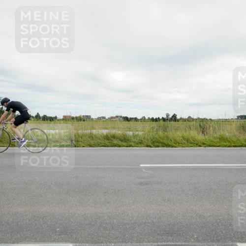 31.08.2025 - Elbe Triathlon Hamburg Michael Burmester http://msf.ph/oto/8693819 31.08.2025 14:09:41 Radfahren 136 meine-sportfotos.de