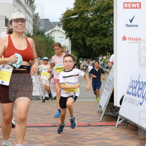 31.08.2025 - 21. Blankeneser Heldenlauf Strokosch-Dieckow http://msf.ph/oto/8693820 31.08.2025 10:27:26 Ziel 2715, 2463, 2559, 2725, 2533, 2709 meine-sportfotos.de