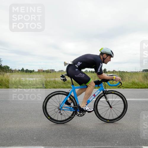 31.08.2025 - Elbe Triathlon Hamburg Michael Burmester http://msf.ph/oto/8693823 31.08.2025 14:09:56 Radfahren 144 meine-sportfotos.de