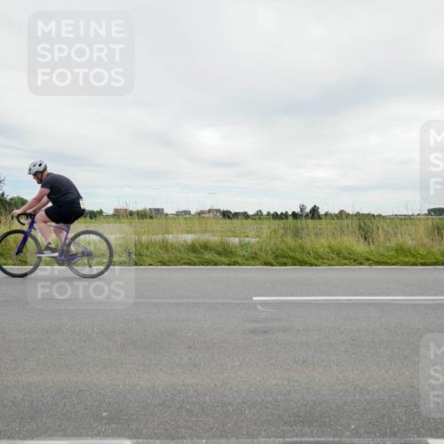 31.08.2025 - Elbe Triathlon Hamburg Michael Burmester http://msf.ph/oto/8693824 31.08.2025 14:10:02 Radfahren  meine-sportfotos.de