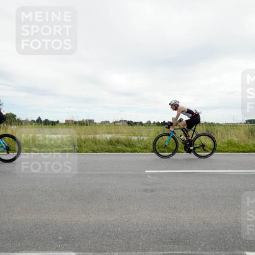 31.08.2025 - Elbe Triathlon Hamburg Michael Burmester http://msf.ph/oto/8693825 31.08.2025 14:10:12 Radfahren 139, 162 meine-sportfotos.de