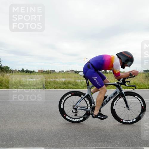 31.08.2025 - Elbe Triathlon Hamburg Michael Burmester http://msf.ph/oto/8693846 31.08.2025 14:10:49 Radfahren 147, 160 meine-sportfotos.de