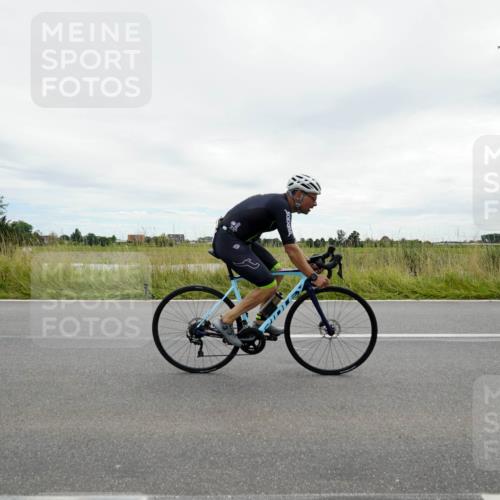 31.08.2025 - Elbe Triathlon Hamburg Michael Burmester http://msf.ph/oto/8693852 31.08.2025 14:11:01 Radfahren 141, 164 meine-sportfotos.de