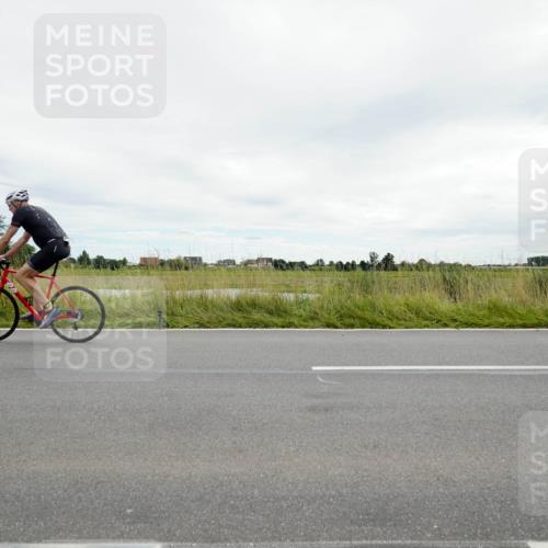 31.08.2025 - Elbe Triathlon Hamburg Michael Burmester http://msf.ph/oto/8693859 31.08.2025 14:11:24 Radfahren 129 meine-sportfotos.de