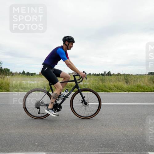 31.08.2025 - Elbe Triathlon Hamburg Michael Burmester http://msf.ph/oto/8693871 31.08.2025 14:11:55 Radfahren 150 meine-sportfotos.de