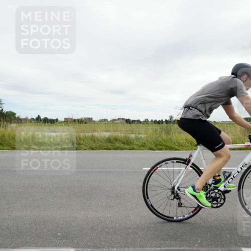 31.08.2025 - Elbe Triathlon Hamburg Michael Burmester http://msf.ph/oto/8693876 31.08.2025 14:12:09 Radfahren 146 meine-sportfotos.de