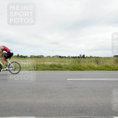 31.08.2025 - Elbe Triathlon Hamburg Michael Burmester http://msf.ph/oto/8693877 31.08.2025 14:12:12 Radfahren 146 meine-sportfotos.de