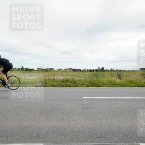 31.08.2025 - Elbe Triathlon Hamburg Michael Burmester http://msf.ph/oto/8693889 31.08.2025 14:12:36 Radfahren 130, 137, 140 meine-sportfotos.de