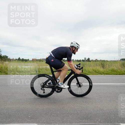 31.08.2025 - Elbe Triathlon Hamburg Michael Burmester http://msf.ph/oto/8693891 31.08.2025 14:12:37 Radfahren 130, 137, 140 meine-sportfotos.de