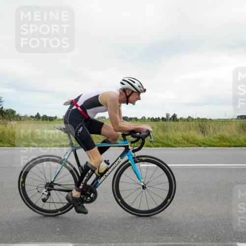 31.08.2025 - Elbe Triathlon Hamburg Michael Burmester http://msf.ph/oto/8693893 31.08.2025 14:12:42 Radfahren 137, 140 meine-sportfotos.de
