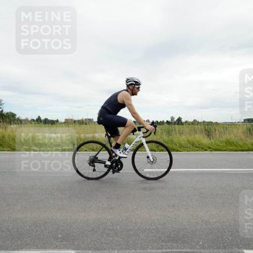 31.08.2025 - Elbe Triathlon Hamburg Michael Burmester http://msf.ph/oto/8693903 31.08.2025 14:13:04 Radfahren 124, 133, 149, 155 meine-sportfotos.de