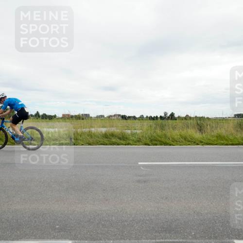 31.08.2025 - Elbe Triathlon Hamburg Michael Burmester http://msf.ph/oto/8693907 31.08.2025 14:13:09 Radfahren 133 meine-sportfotos.de