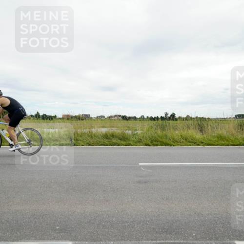 31.08.2025 - Elbe Triathlon Hamburg Michael Burmester http://msf.ph/oto/8693913 31.08.2025 14:13:38 Radfahren  meine-sportfotos.de