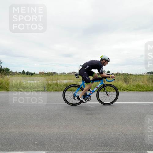 31.08.2025 - Elbe Triathlon Hamburg Michael Burmester http://msf.ph/oto/8693916 31.08.2025 14:13:40 Radfahren  meine-sportfotos.de