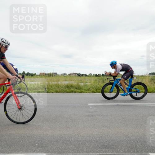 31.08.2025 - Elbe Triathlon Hamburg Michael Burmester http://msf.ph/oto/8693923 31.08.2025 14:14:05 Radfahren 142, 154 meine-sportfotos.de