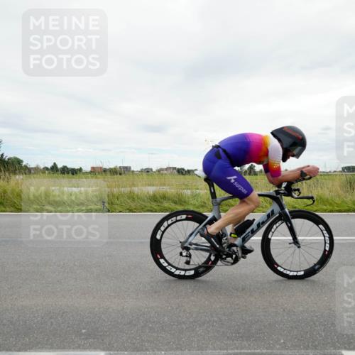31.08.2025 - Elbe Triathlon Hamburg Michael Burmester http://msf.ph/oto/8693928 31.08.2025 14:14:10 Radfahren 142 meine-sportfotos.de