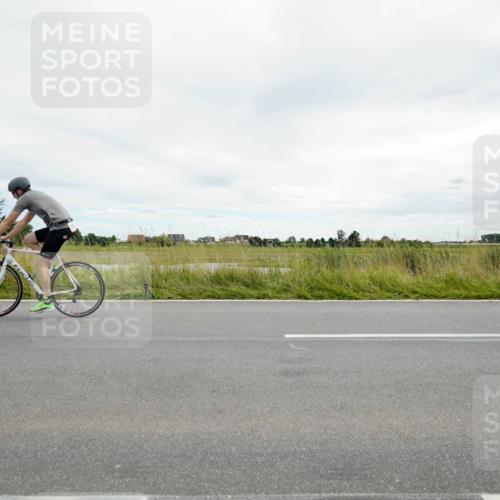 31.08.2025 - Elbe Triathlon Hamburg Michael Burmester http://msf.ph/oto/8693929 31.08.2025 14:14:19 Radfahren 153 meine-sportfotos.de