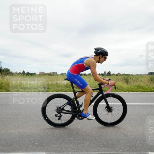 31.08.2025 - Elbe Triathlon Hamburg Michael Burmester http://msf.ph/oto/8693931 31.08.2025 14:14:20 Radfahren 153 meine-sportfotos.de