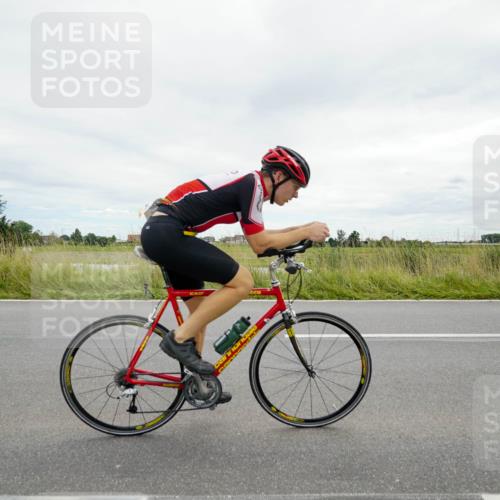 31.08.2025 - Elbe Triathlon Hamburg Michael Burmester http://msf.ph/oto/8693935 31.08.2025 14:14:32 Radfahren  meine-sportfotos.de