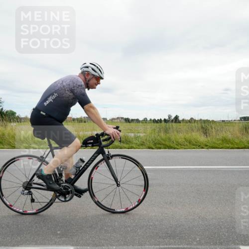 31.08.2025 - Elbe Triathlon Hamburg Michael Burmester http://msf.ph/oto/8693943 31.08.2025 14:14:43 Radfahren 158 meine-sportfotos.de