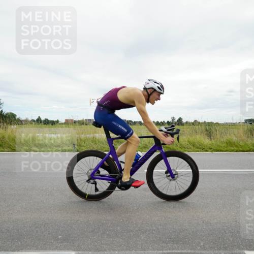 31.08.2025 - Elbe Triathlon Hamburg Michael Burmester http://msf.ph/oto/8693944 31.08.2025 14:14:49 Radfahren  meine-sportfotos.de