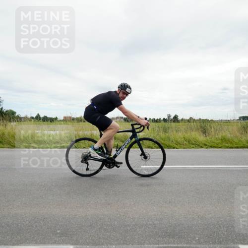 31.08.2025 - Elbe Triathlon Hamburg Michael Burmester http://msf.ph/oto/8693946 31.08.2025 14:14:55 Radfahren 127 meine-sportfotos.de