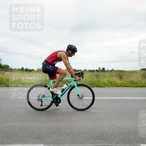 31.08.2025 - Elbe Triathlon Hamburg Michael Burmester http://msf.ph/oto/8693949 31.08.2025 14:14:56 Radfahren 127 meine-sportfotos.de