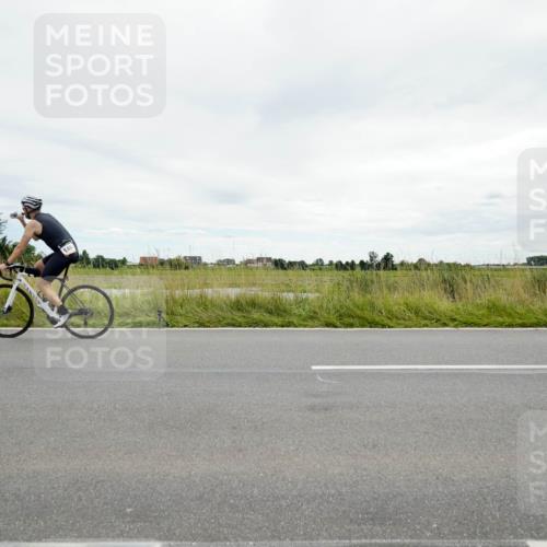 31.08.2025 - Elbe Triathlon Hamburg Michael Burmester http://msf.ph/oto/8693950 31.08.2025 14:15:07 Radfahren  meine-sportfotos.de