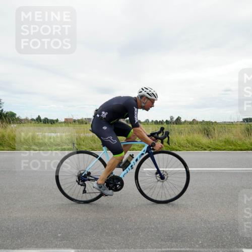 31.08.2025 - Elbe Triathlon Hamburg Michael Burmester http://msf.ph/oto/8693951 31.08.2025 14:15:09 Radfahren  meine-sportfotos.de