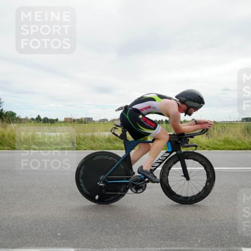 31.08.2025 - Elbe Triathlon Hamburg Michael Burmester http://msf.ph/oto/8693954 31.08.2025 14:15:18 Radfahren 136 meine-sportfotos.de